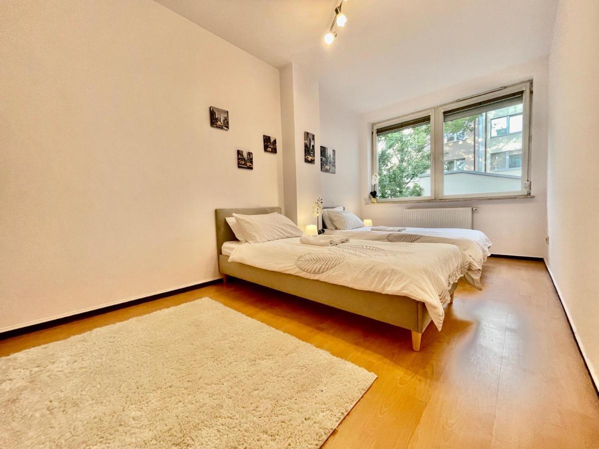 Apartament Warsaw Concierge Wola Ratusz Zewnętrze zdjęcie